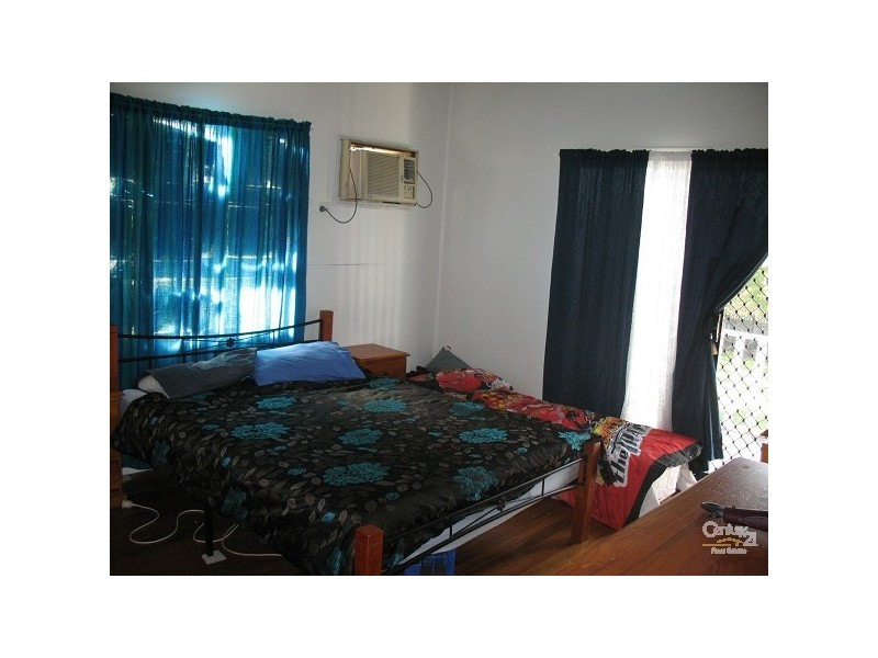 6 MAGPIE ST, Slade Point QLD 4740