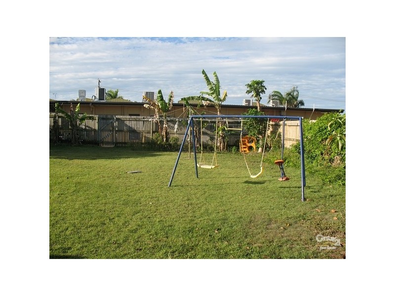 6 MAGPIE ST, Slade Point QLD 4740