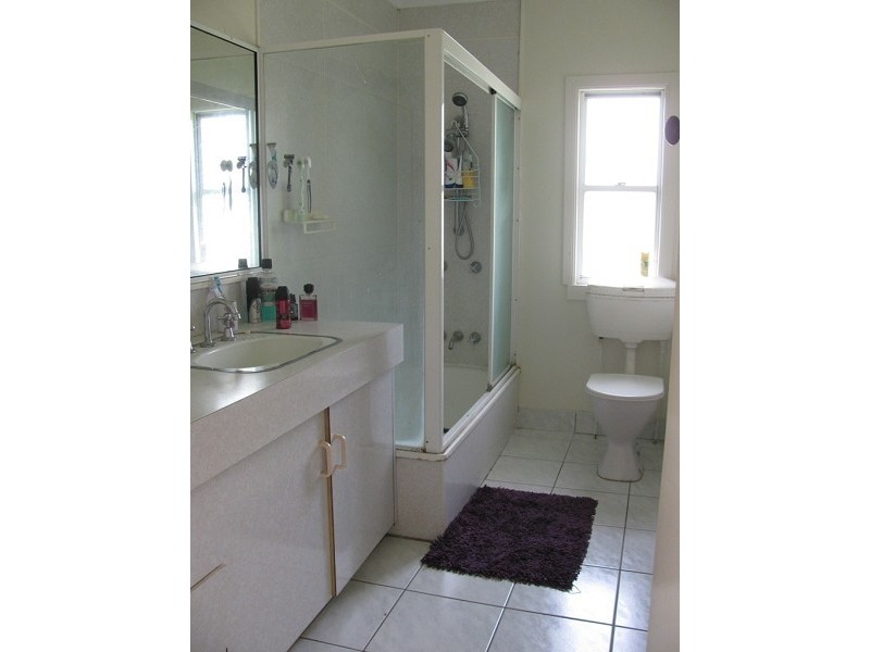 121 Anzac Avenue, Marian QLD 4753