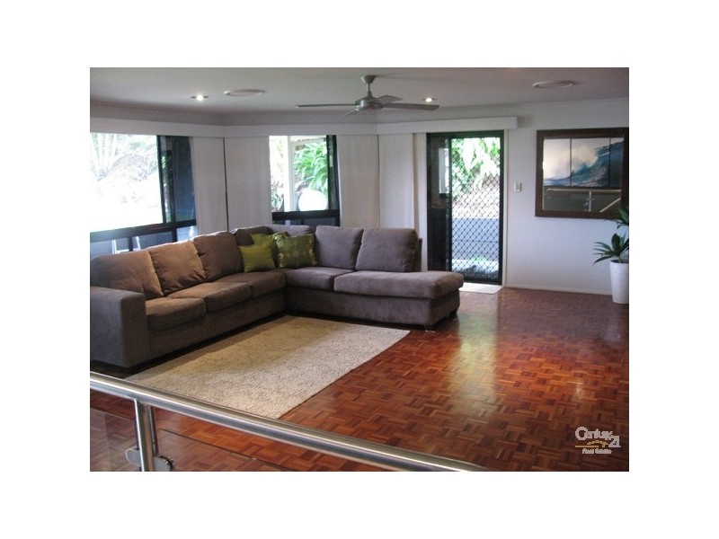 6 Maurene Court, Glenella QLD 4740