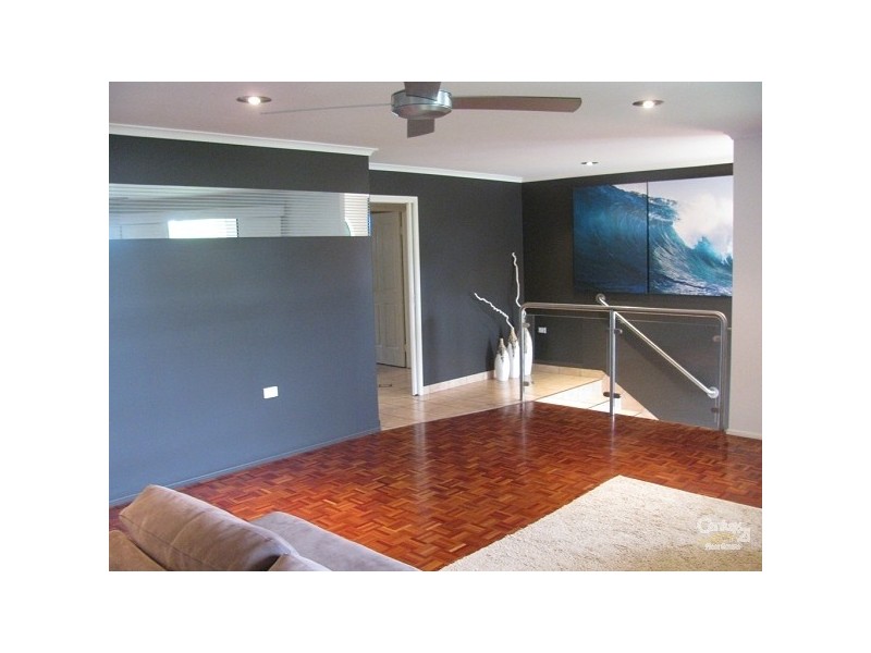 6 Maurene Court, Glenella QLD 4740