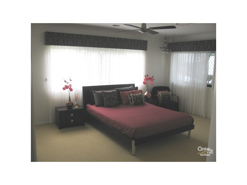 6 Maurene Court, Glenella QLD 4740