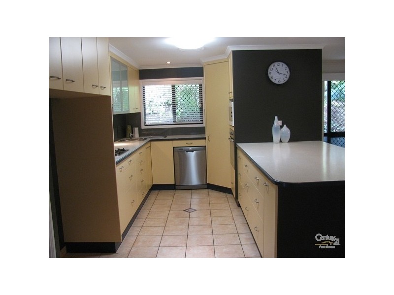 6 Maurene Court, Glenella QLD 4740