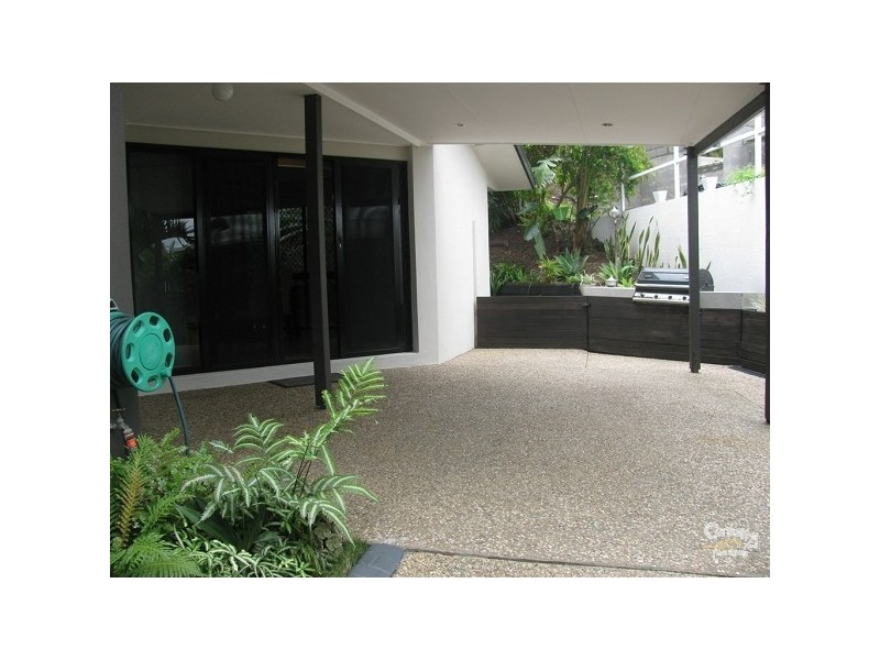 6 Maurene Court, Glenella QLD 4740