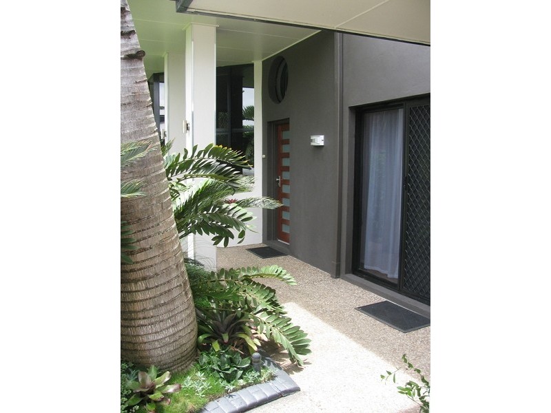 6 Maurene Court, Glenella QLD 4740