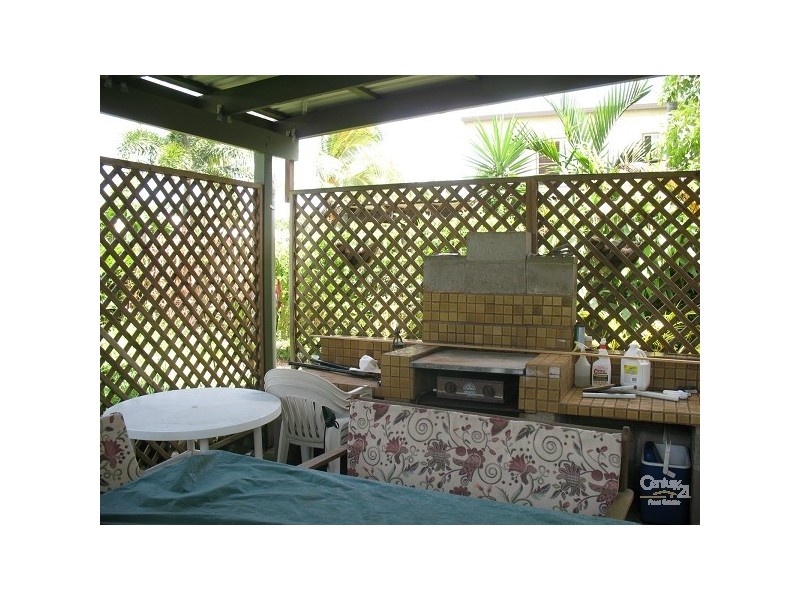 9 Leslie Street, Andergrove QLD 4740
