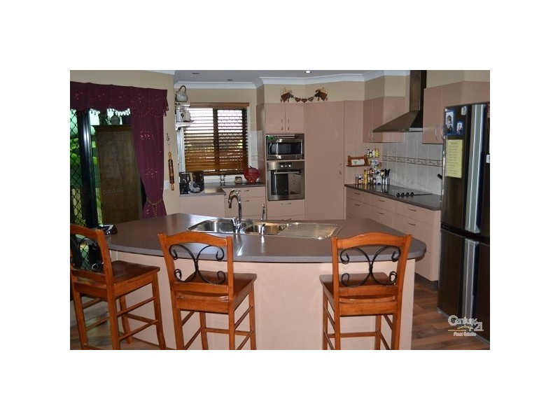 17 Maitland Street, Moranbah QLD 4744