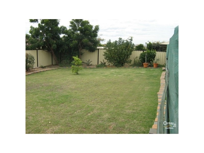 17 Maitland Street, Moranbah QLD 4744