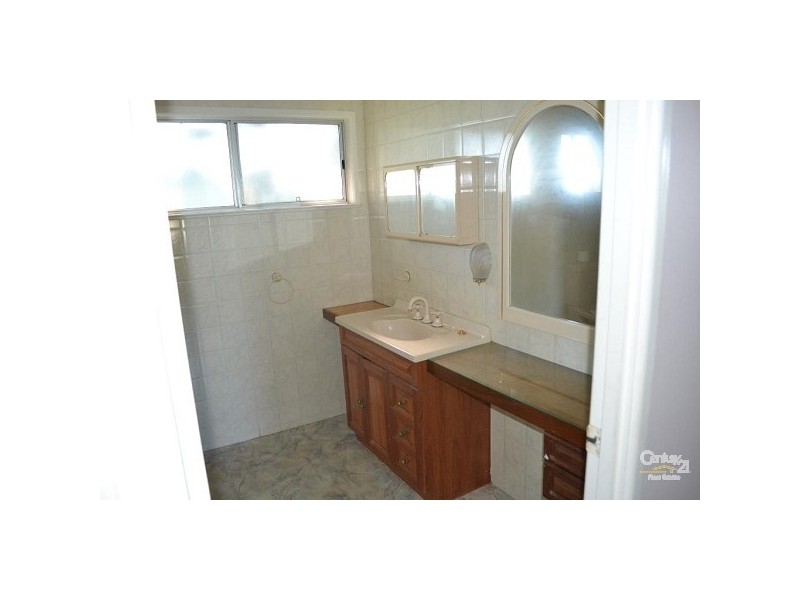 17 Clements Street, Moranbah QLD 4744