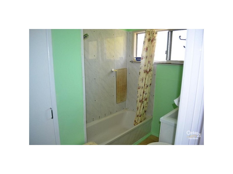 4 Yeates Street, Moranbah QLD 4744