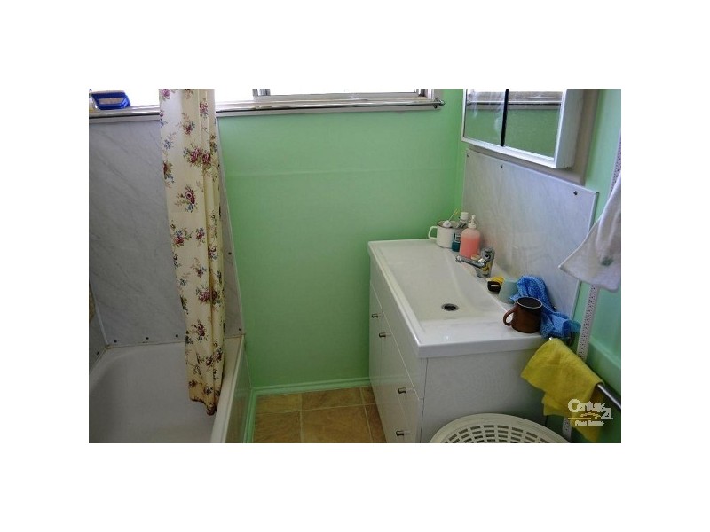 4 Yeates Street, Moranbah QLD 4744