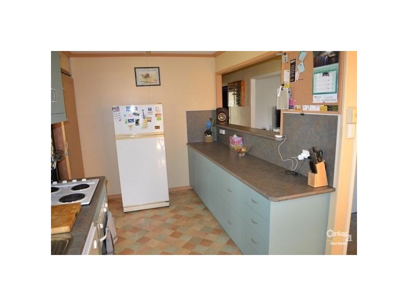 5 Cook Court, Moranbah QLD 4744