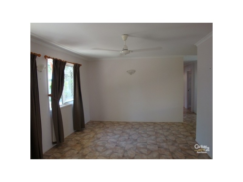 2/11 Andergrove Road, Andergrove QLD 4740