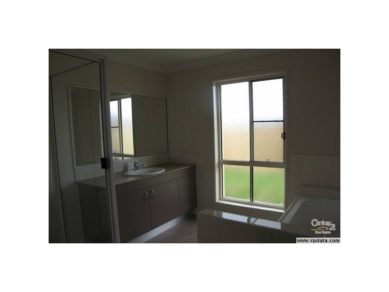110 Whitehaven Drive, Blacks Beach QLD 4740