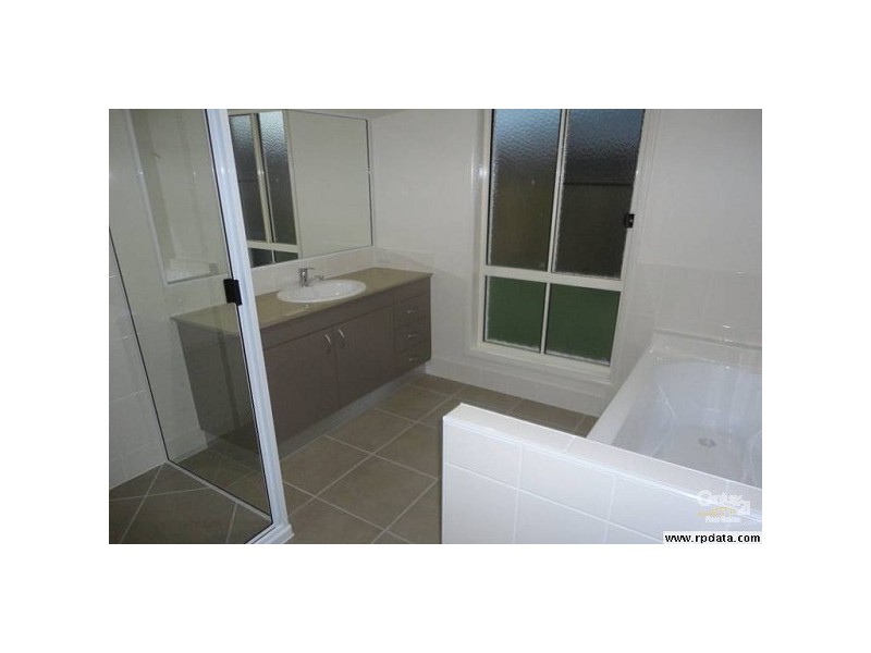 110 Whitehaven Drive, Blacks Beach QLD 4740