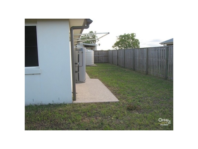 110 Whitehaven Drive, Blacks Beach QLD 4740