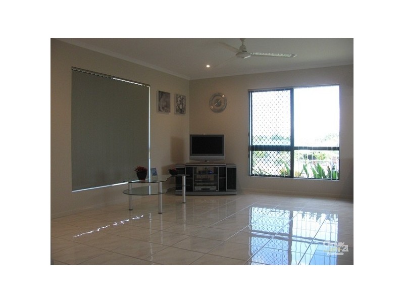 1 Pandanus Street, Beaconsfield QLD 4740