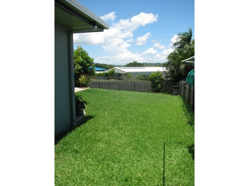 1 Pandanus Street, Beaconsfield QLD 4740