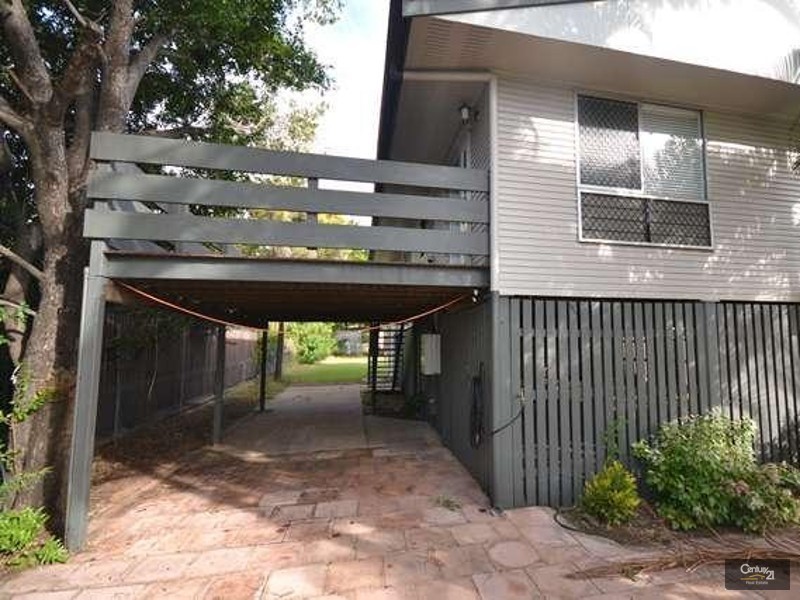 15 Kennedy Drive, Moranbah QLD 4744