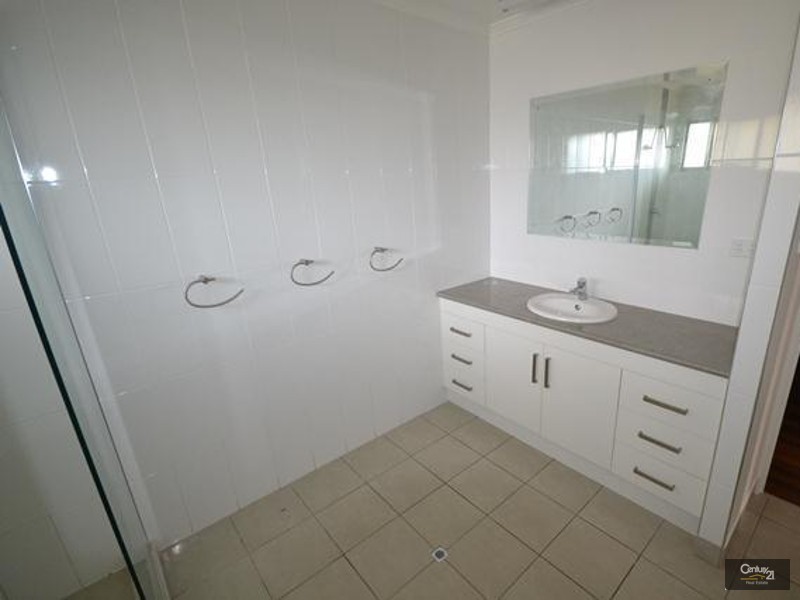 15 Kennedy Drive, Moranbah QLD 4744