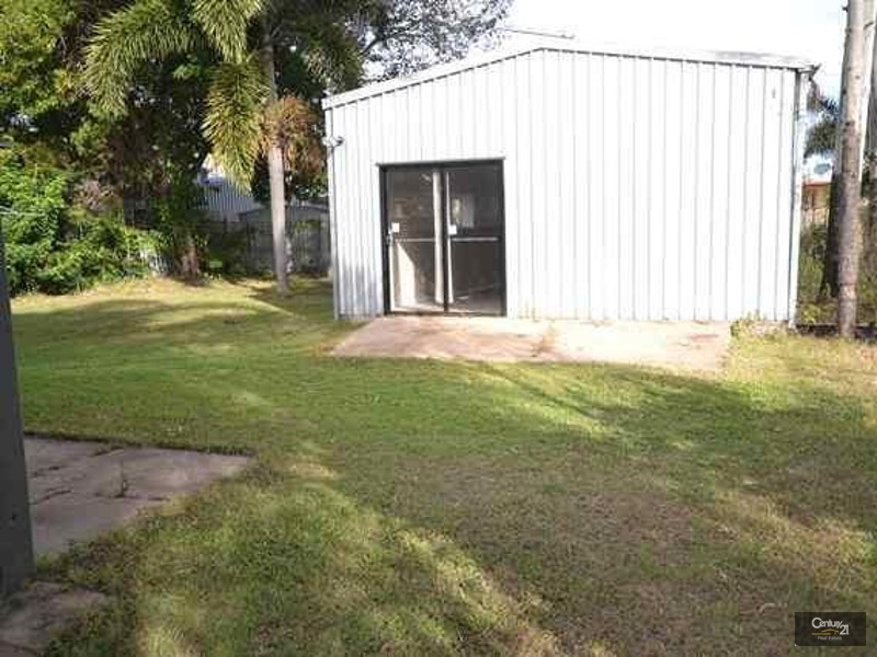 15 Kennedy Drive, Moranbah QLD 4744