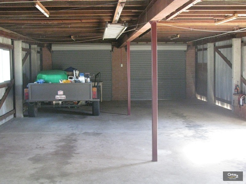 20 Davey Street, Glenella QLD 4740