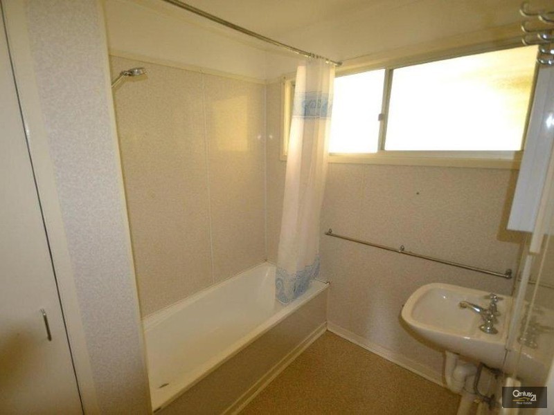 11 Yeates Street, Moranbah QLD 4744