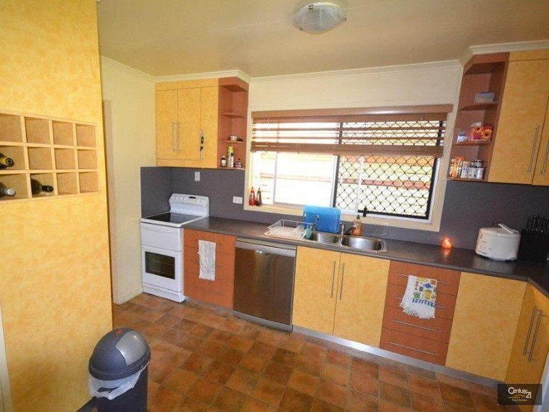15 Laver Street, Moranbah QLD 4744