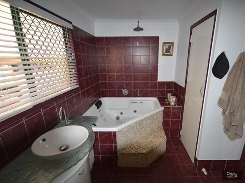 108 Mills Avenue, Moranbah QLD 4744