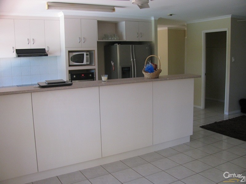 5 Chappell Court, Glenella QLD 4740