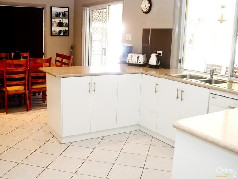 36 Spinnaker Way, Bucasia QLD 4750