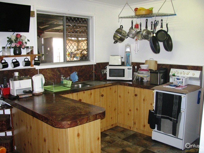 26 Luscombe Street, Walkerston QLD 4751