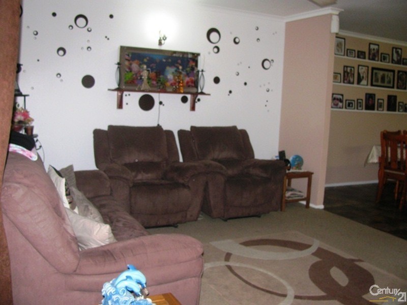 26 Luscombe Street, Walkerston QLD 4751