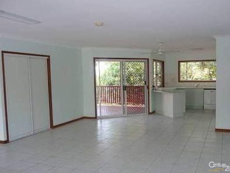 32 Grace Crescent, Slade Point QLD 4740