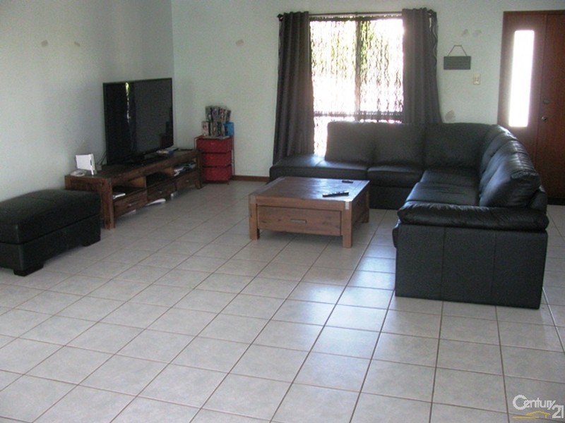 32 Grace Crescent, Slade Point QLD 4740