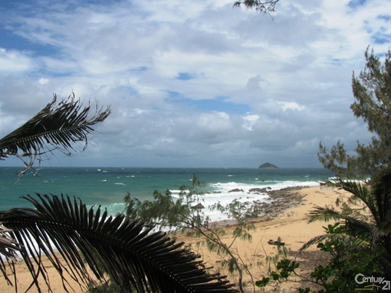 32 Grace Crescent, Slade Point QLD 4740