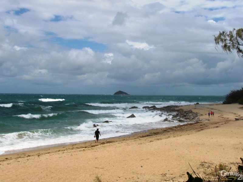 32 Grace Crescent, Slade Point QLD 4740