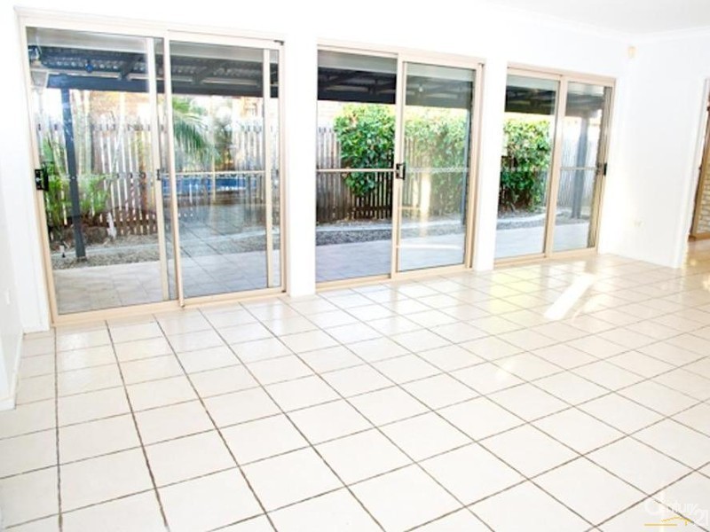 26 McLaughlin Drive, Eimeo QLD 4740