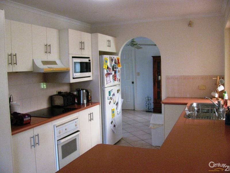 2  McKellar Court, Mount Pleasant QLD 4740