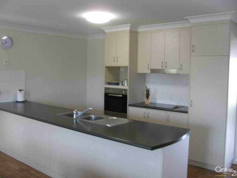 2 Carlow Close, Rural View QLD 4740