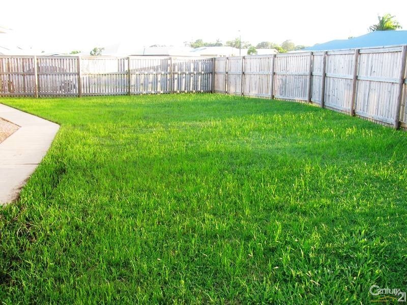 2 Carlow Close, Rural View QLD 4740