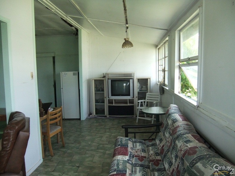 19 Mary Street, Mirani QLD 4754