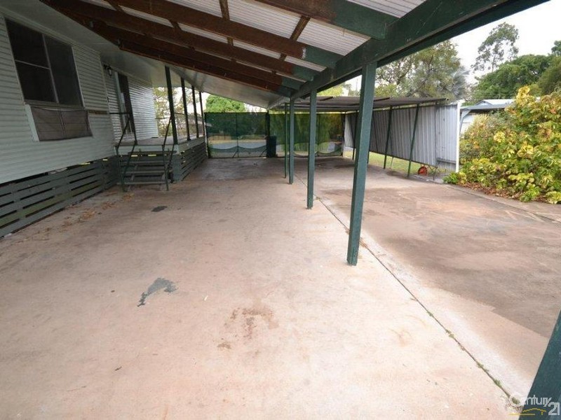 2 Holt Court, Moranbah QLD 4744