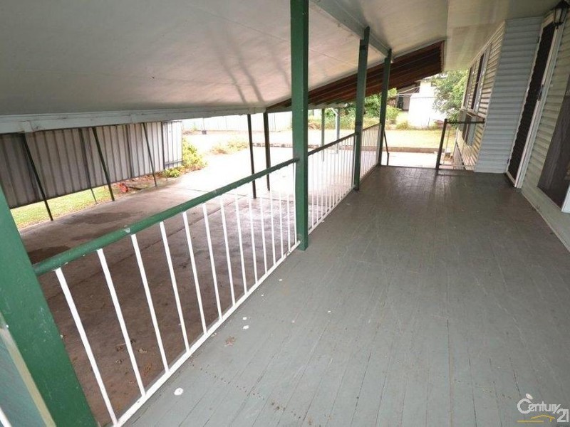 2 Holt Court, Moranbah QLD 4744
