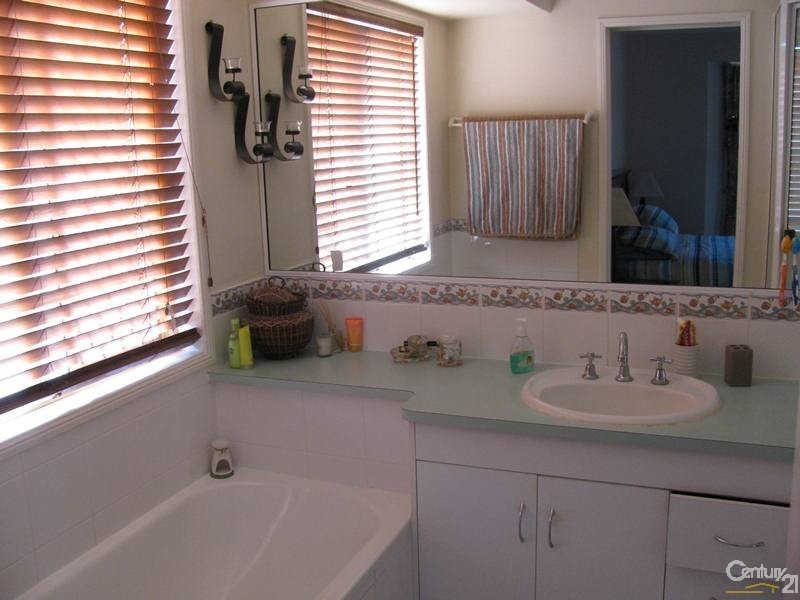 2 Clipper Court, Bucasia QLD 4750