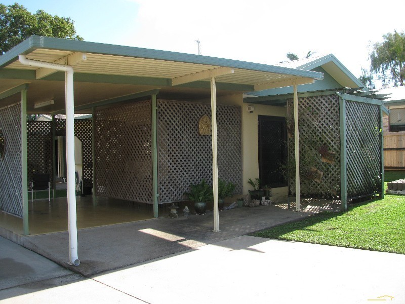 12 Stott Street, Bucasia QLD 4750