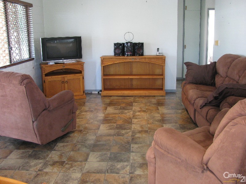 12 Stott Street, Bucasia QLD 4750