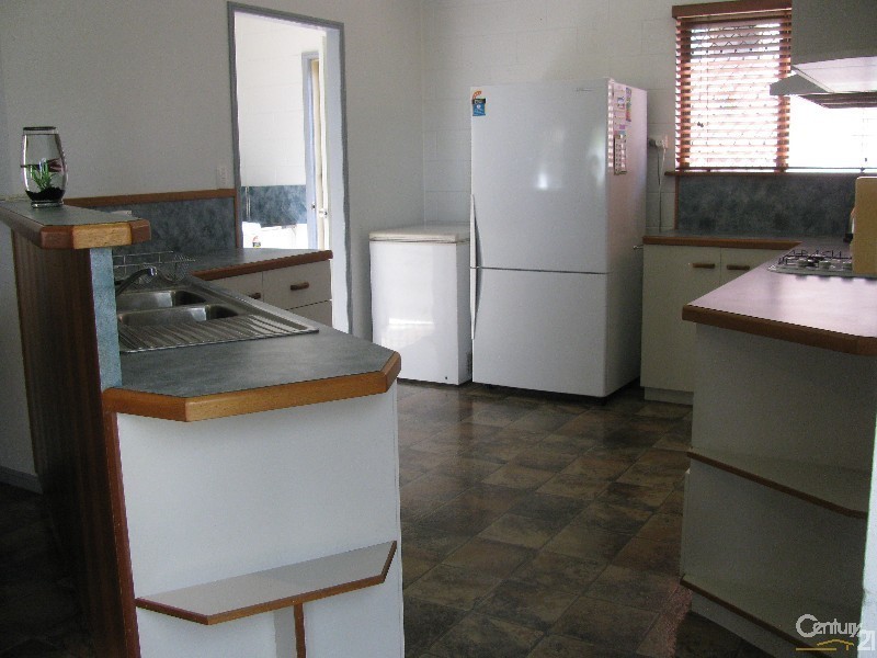 12 Stott Street, Bucasia QLD 4750