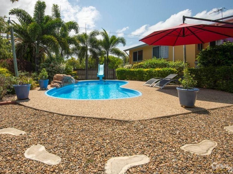 17 Seacove Court, Eimeo QLD 4740