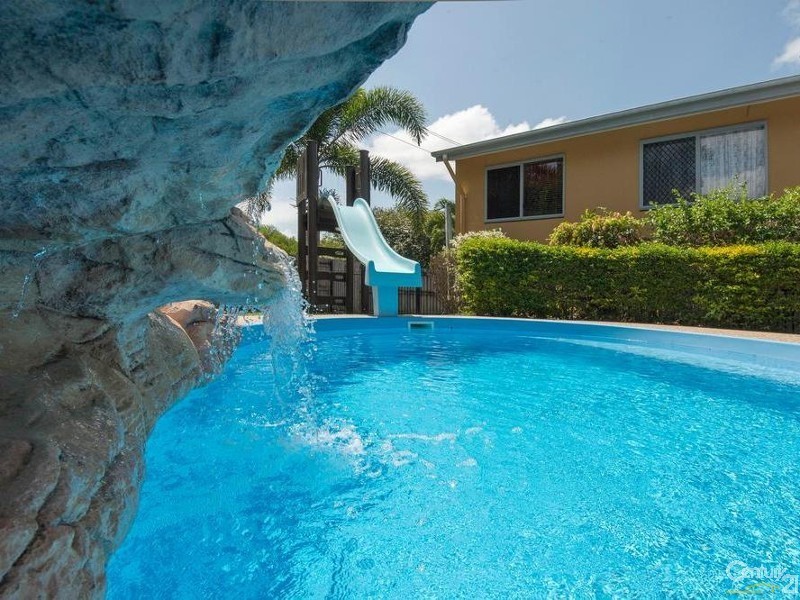 17 Seacove Court, Eimeo QLD 4740